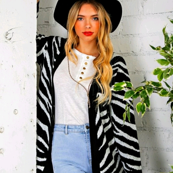 1.4.3. Story by Line Up Sweaters - Zebra Open Front Cardigan